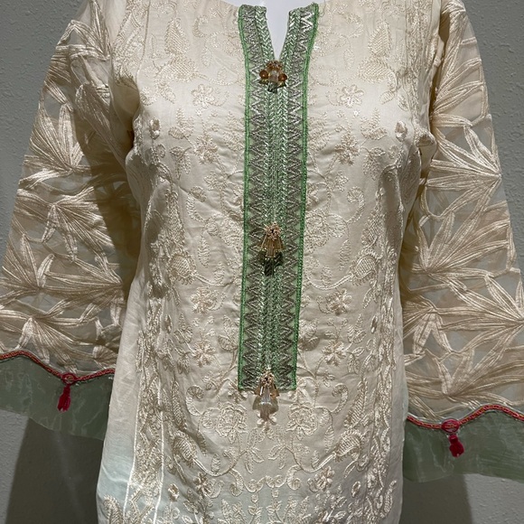 Pakistani dress - Picture 4 of 10